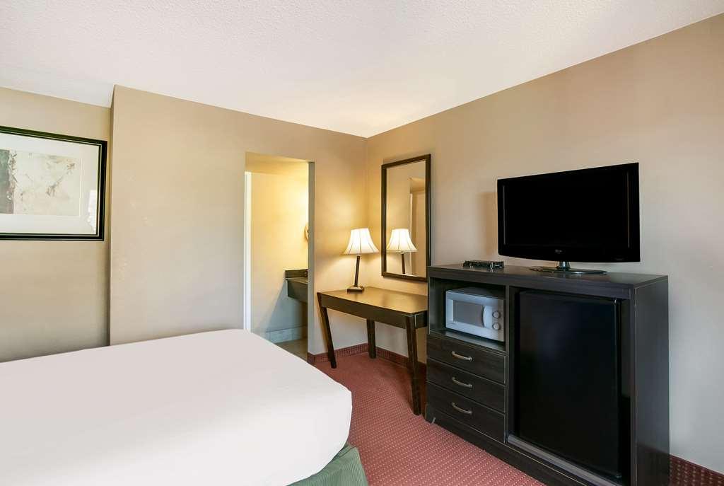 Rodeway Inn Rohrerstown Habitación foto
