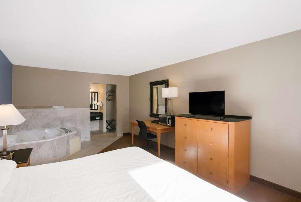Rodeway Inn Rohrerstown Habitación foto